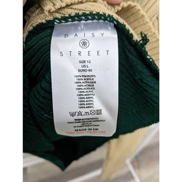 Daisy Street Color Blocked Button Up Top - Picture 4 of 7